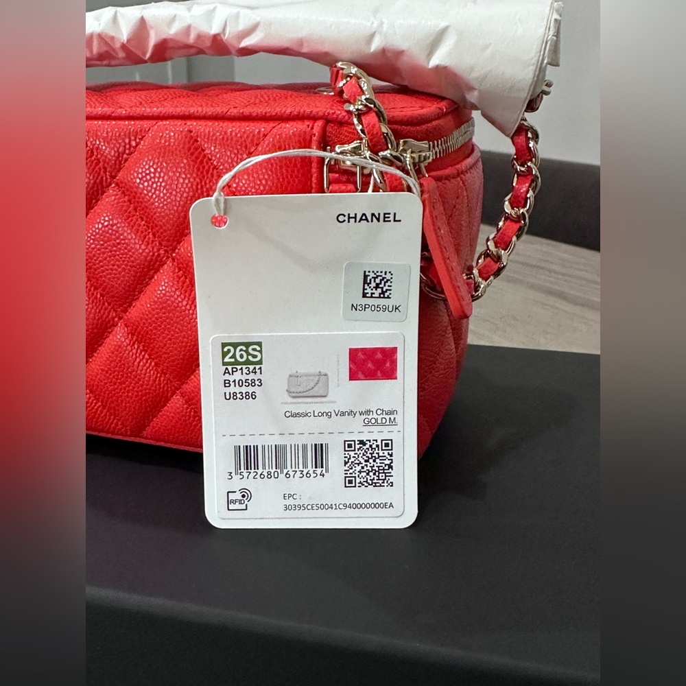 CHANEL Classic Long Vanity with Chain - Picture 5 of 15